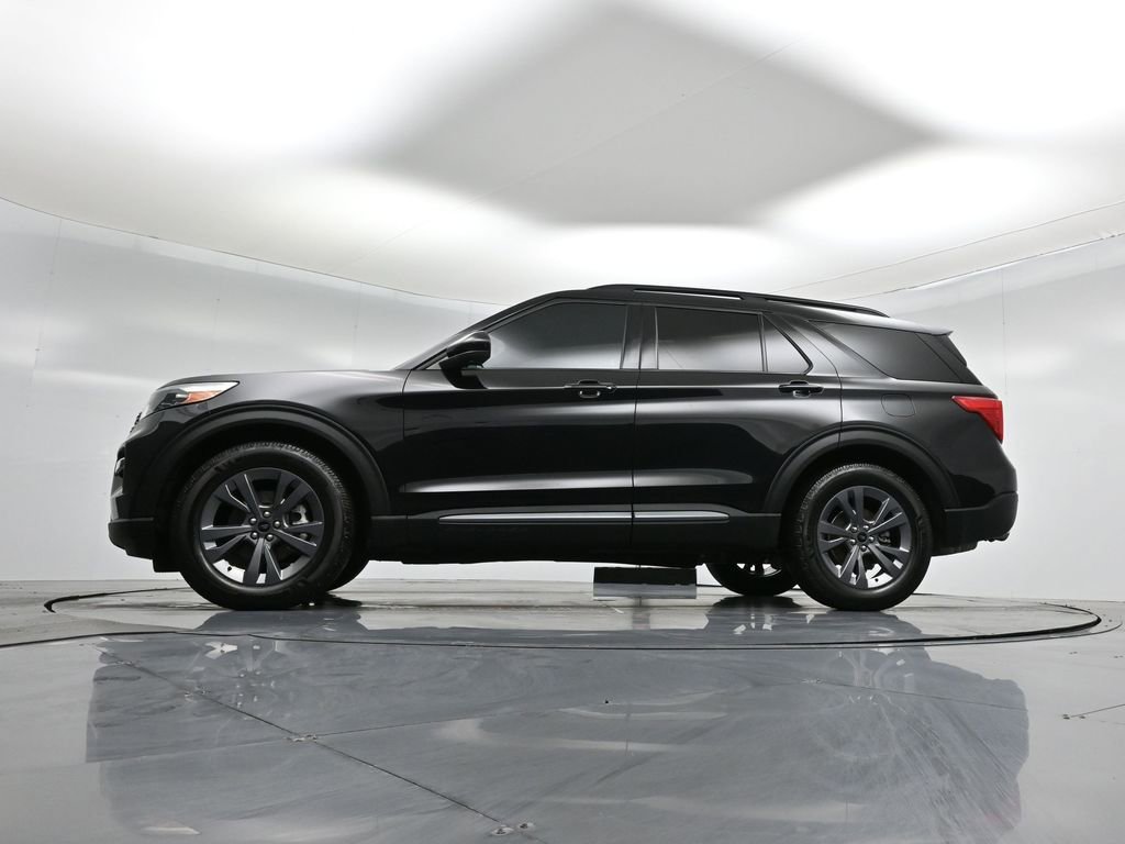 Certified 2023 Ford Explorer XLT w/ Equipment Group 202A image 8