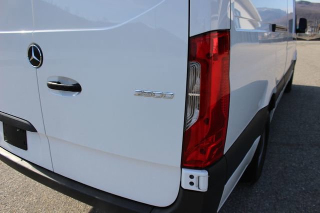Used 2023 Mercedes-Benz Sprinter 2500 image 34