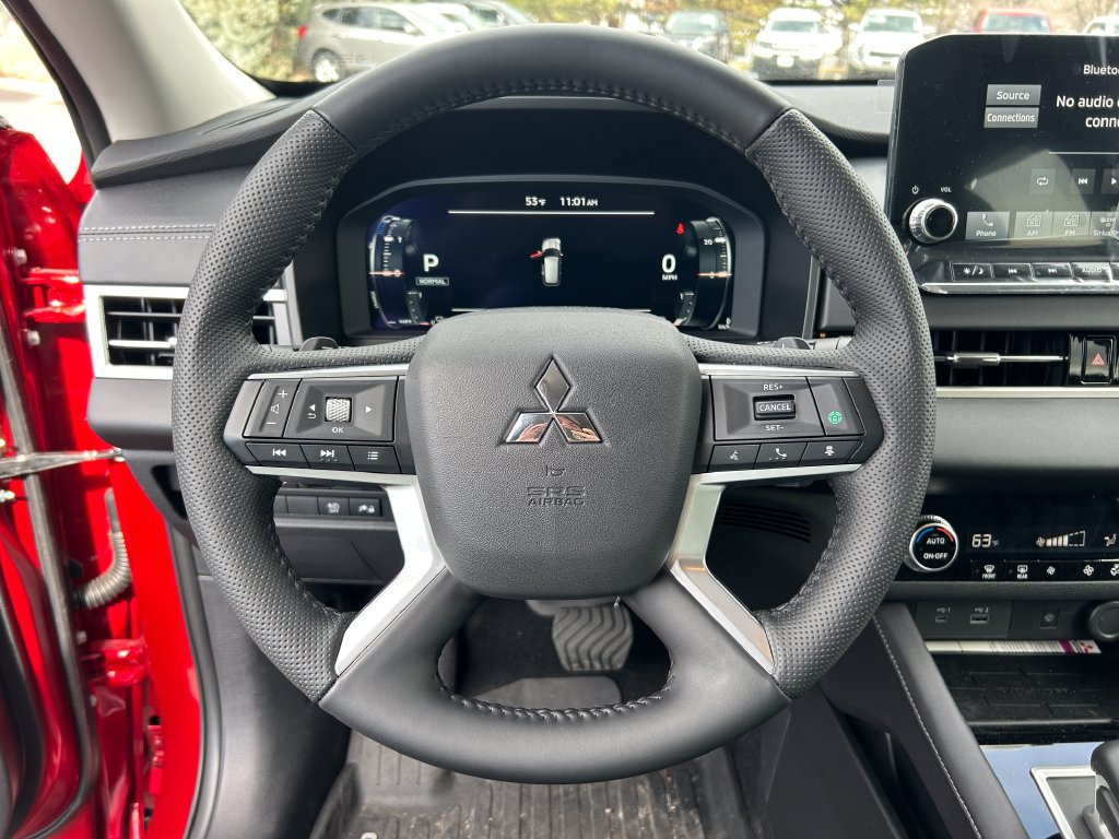 Used 2025 Mitsubishi Outlander 4WD Plug-In Hybrid image 21