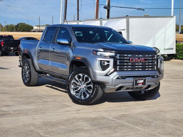 Used 2024 GMC Canyon Denali image 2