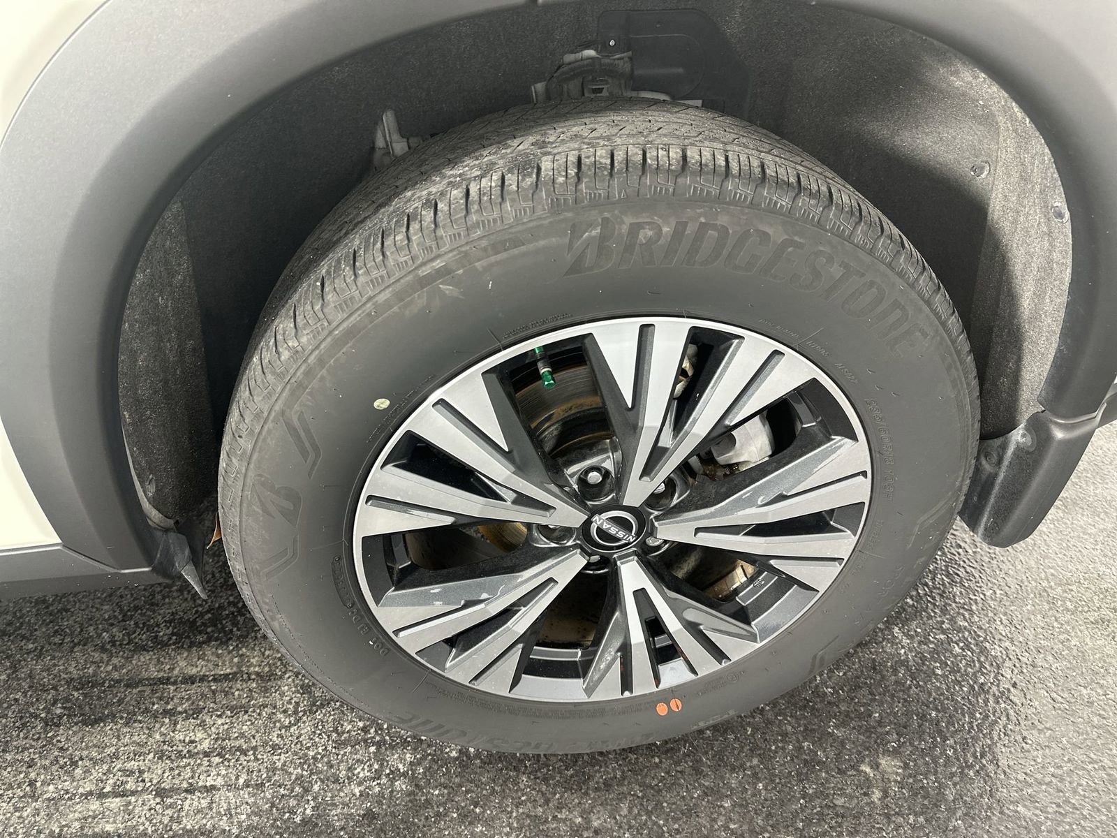 Used 2023 Nissan Rogue SV image 14