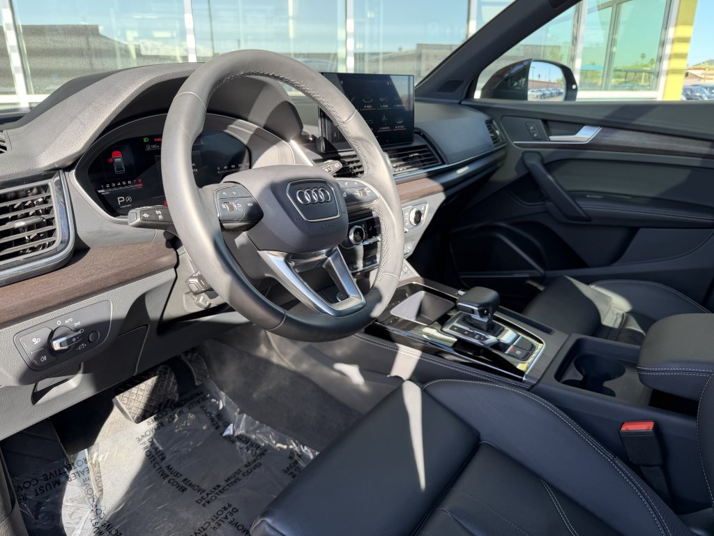 Used 2024 Audi Q5 2.0T Premium Plus w/ Premium Plus Package AWD/4WD image 33
