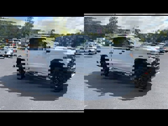 New 2026 Chevrolet Silverado 1500 ZR2 image 2