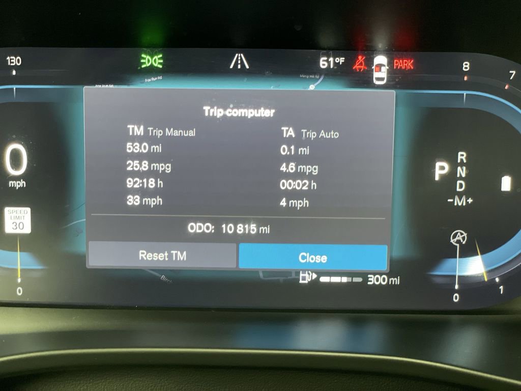 Used 2025 Volvo XC40 B5 Plus image 12