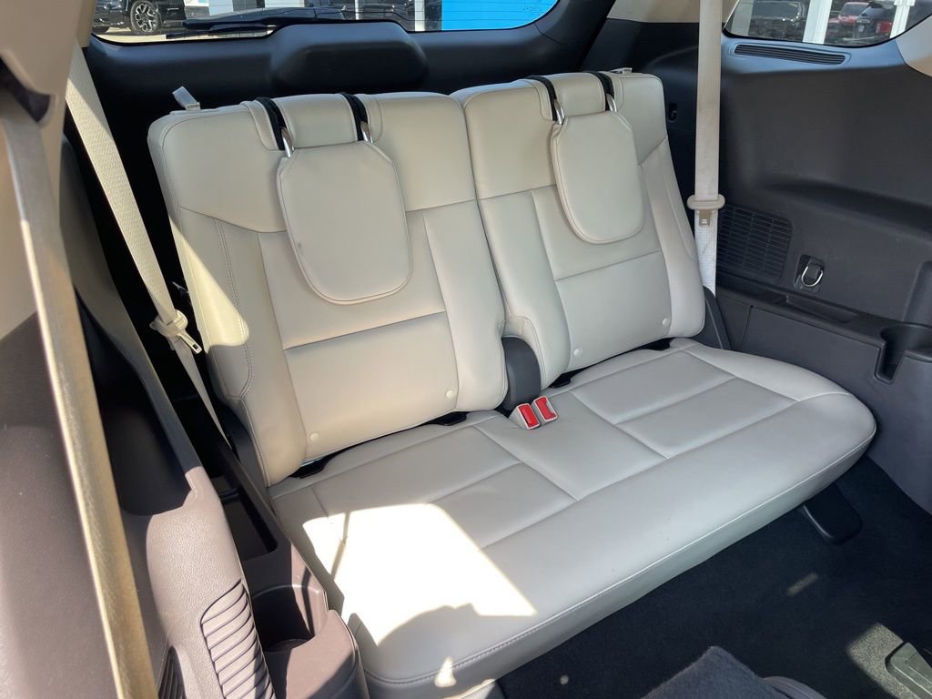 Used 2020 Ford Explorer Platinum w/ Premium Technology Package image 38