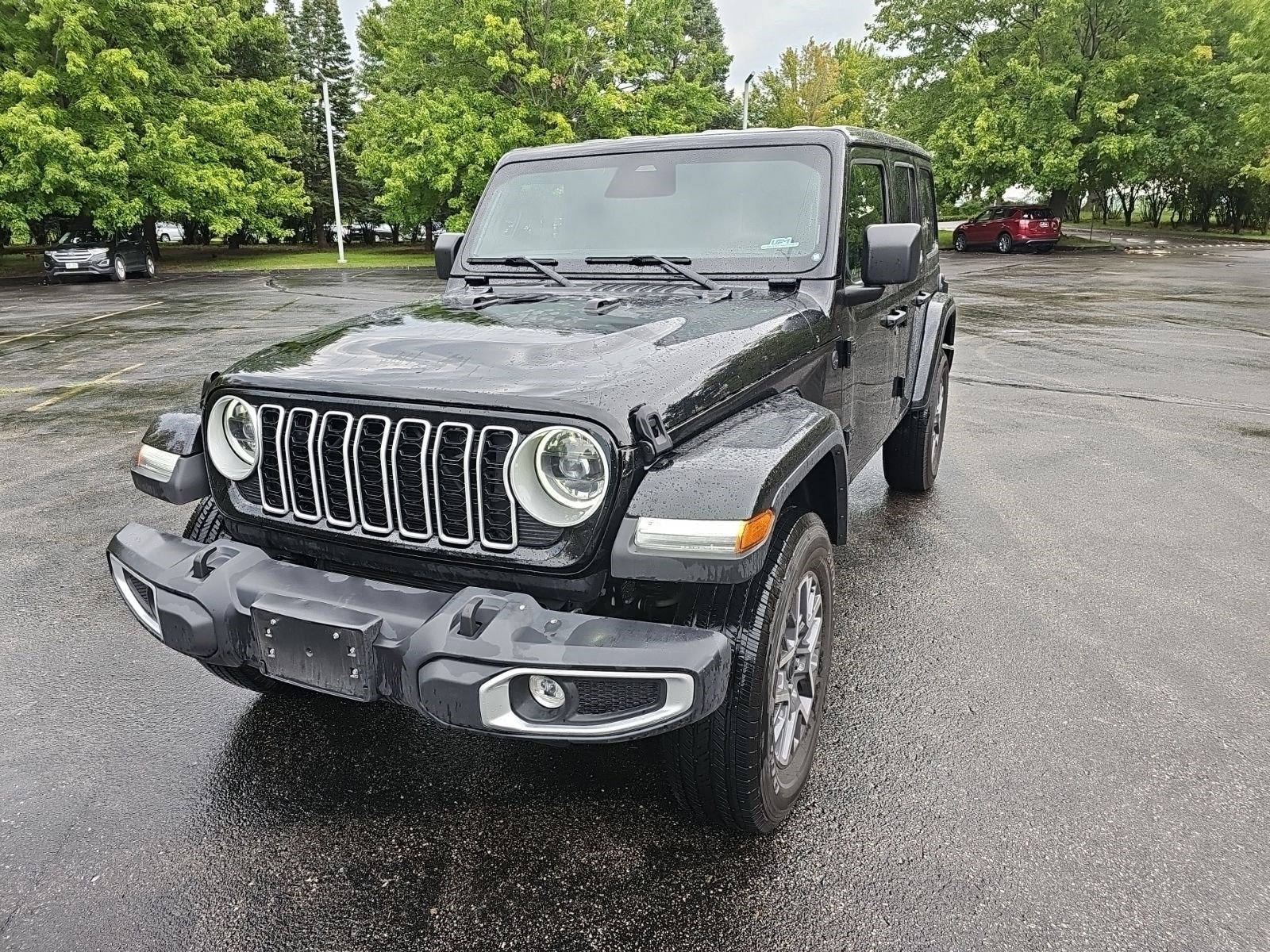 Used 2025 Jeep Wrangler Unlimited Sahara AWD/4WD image 2