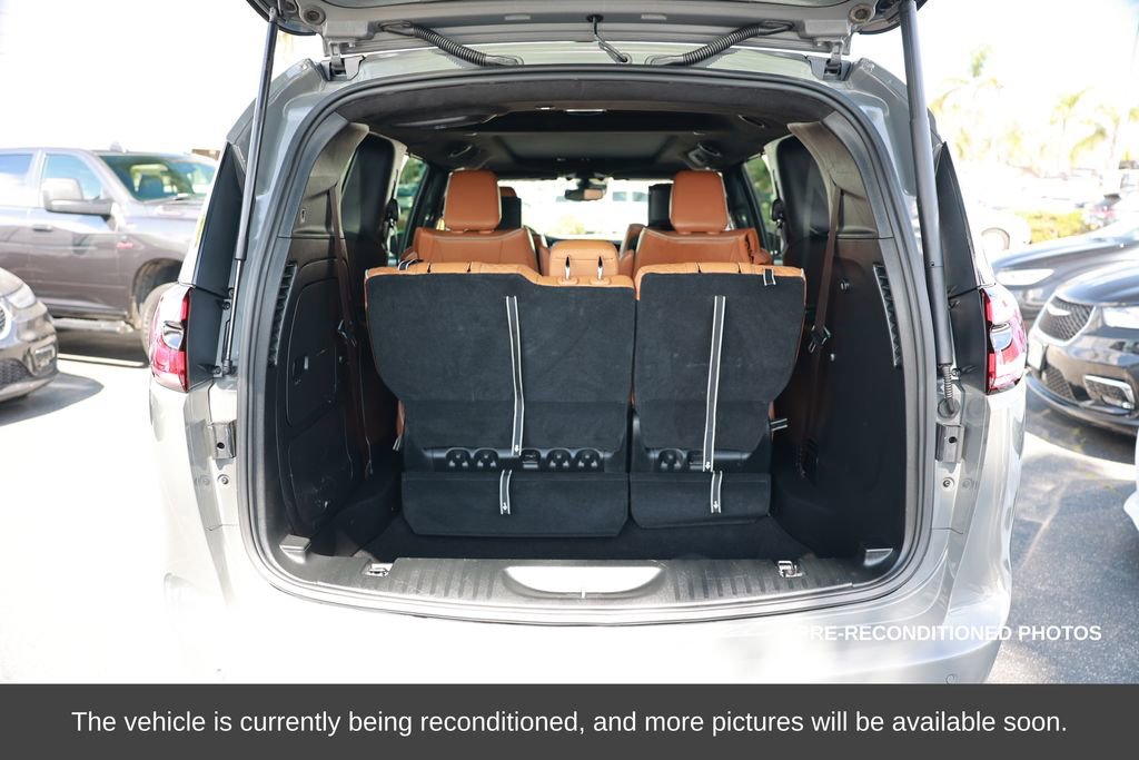 Used 2023 Chrysler Pacifica Pinnacle image 39