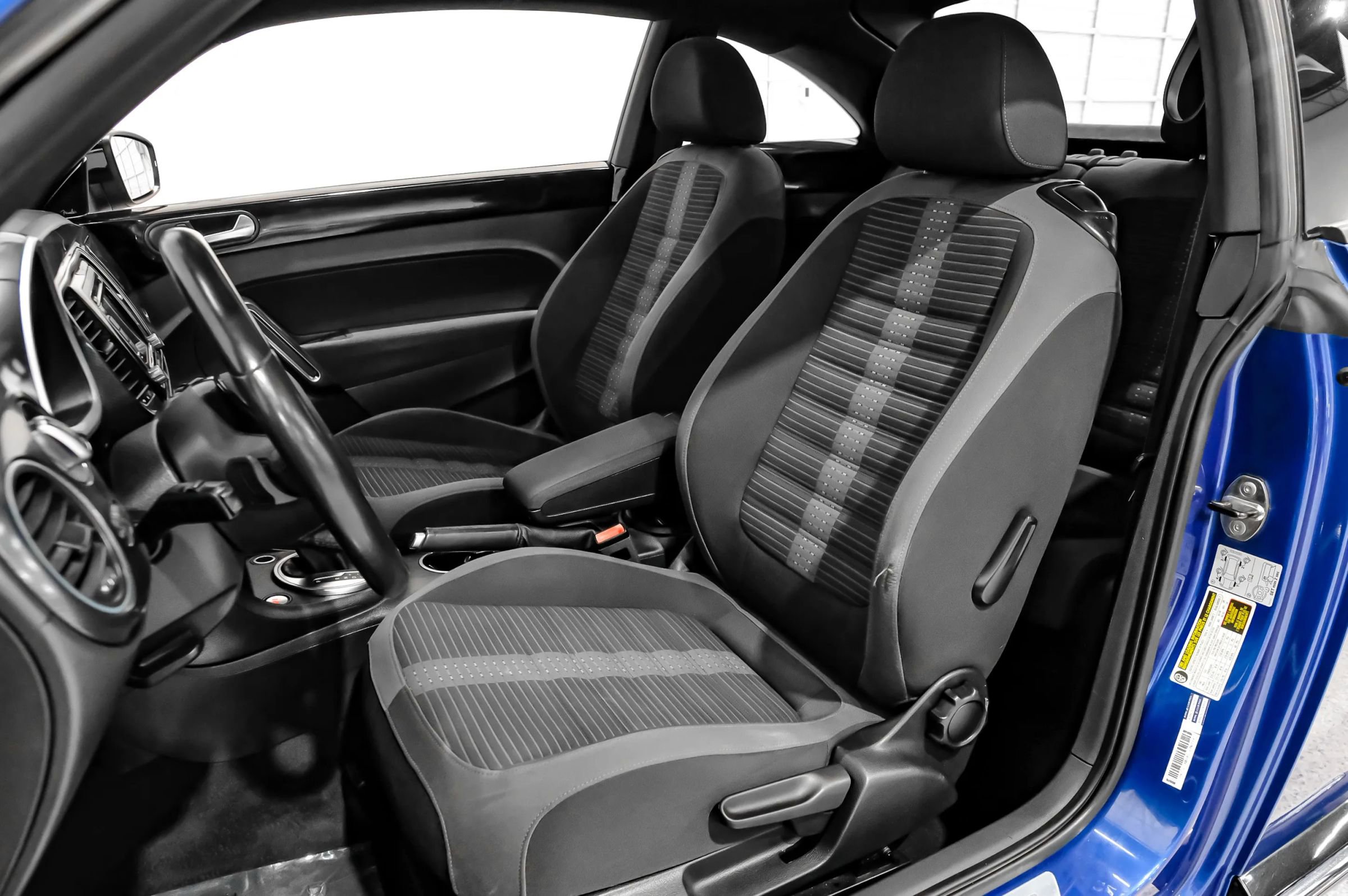 Used 2014 Volkswagen Beetle GSR image 35