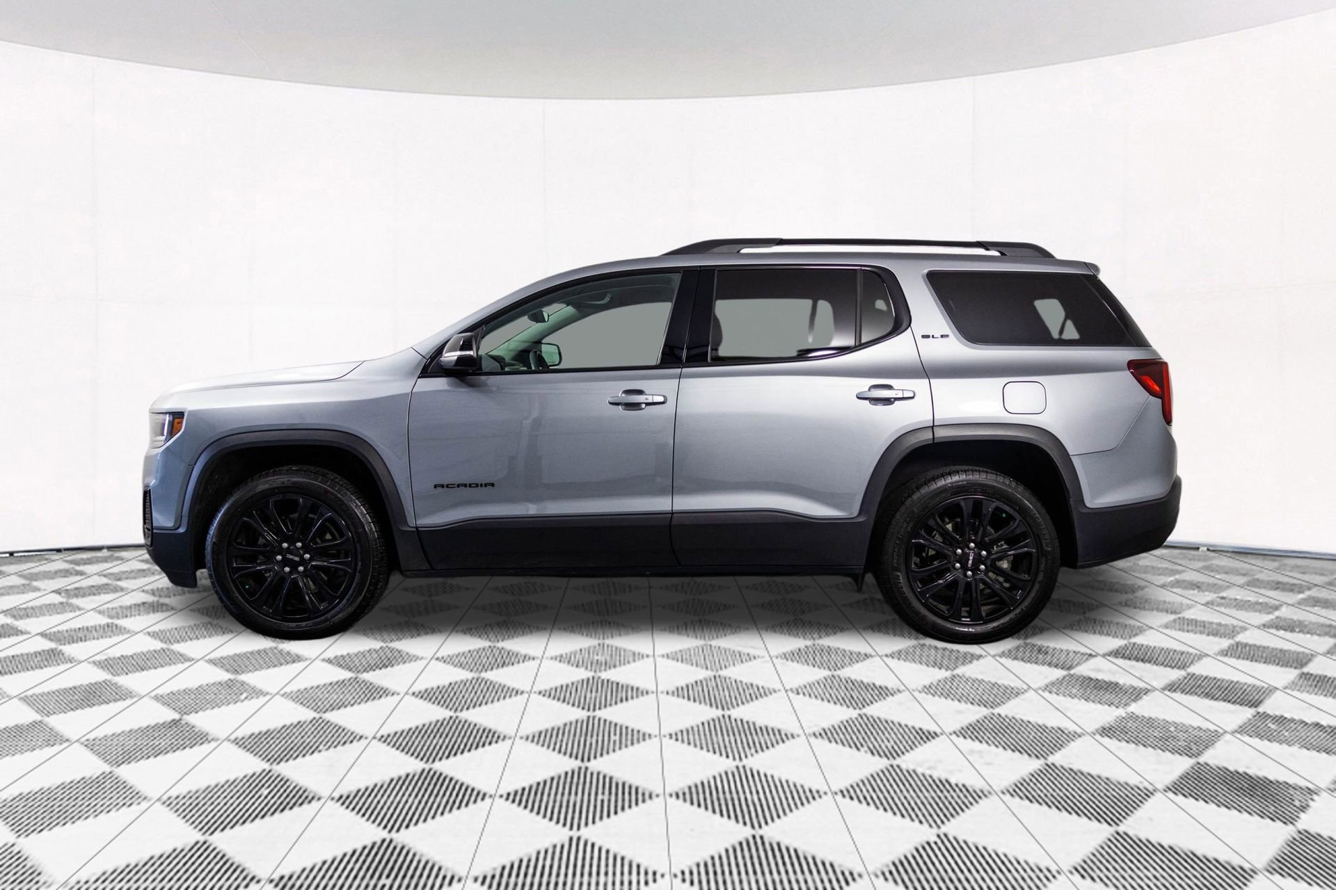 Certified 2023 GMC Acadia SLE w/ Driver Convenience Package image 11