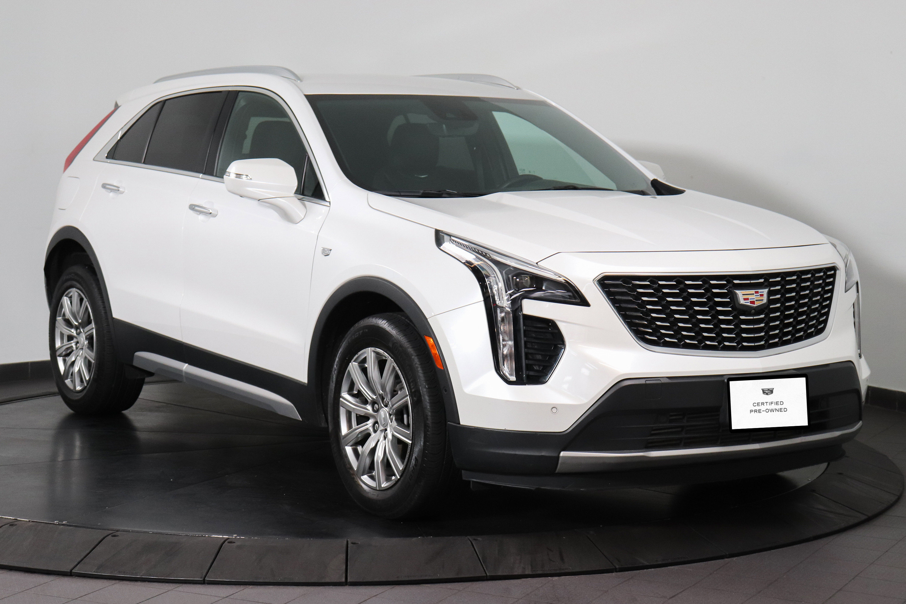 Used 2022 Cadillac XT4 Premium Luxury w/ Enhanced Visibility Package AWD/4WD image 7