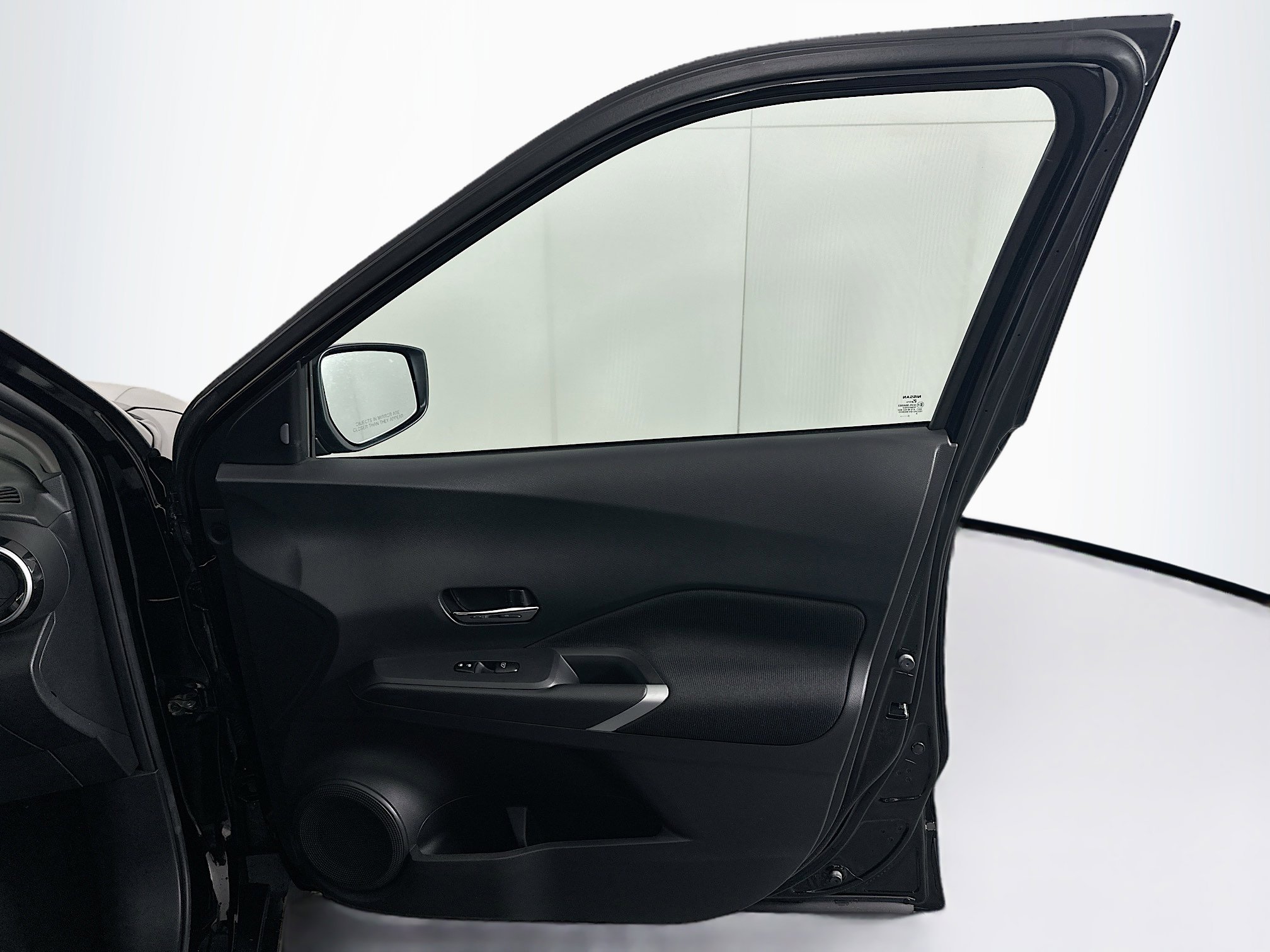 Used 2023 Nissan Kicks SV image 28