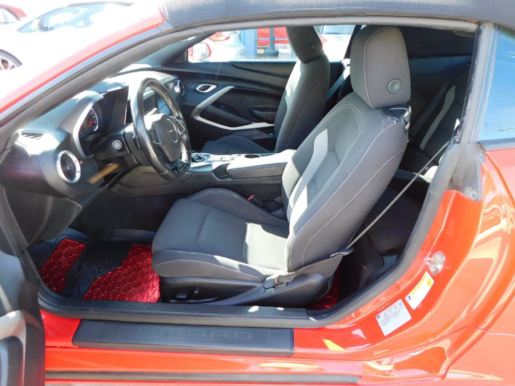 Used 2018 Chevrolet Camaro LT image 14