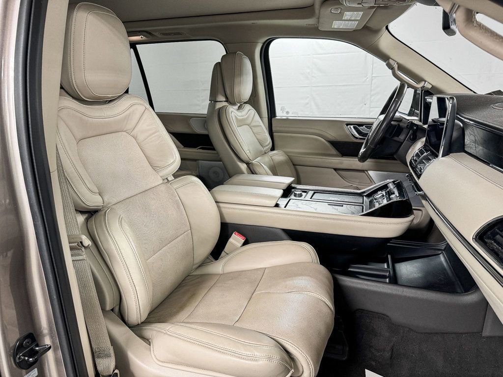 Used 2018 Lincoln Navigator Reserve w/ Technology Package image 13
