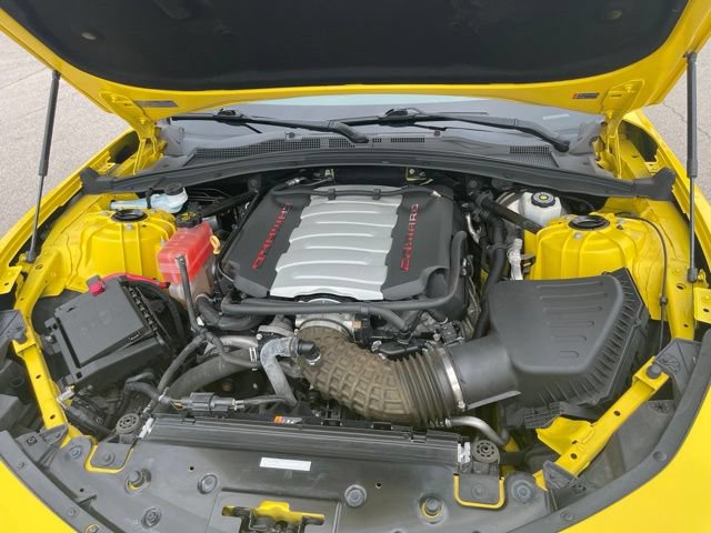 Used 2018 Chevrolet Camaro SS RWD image 32