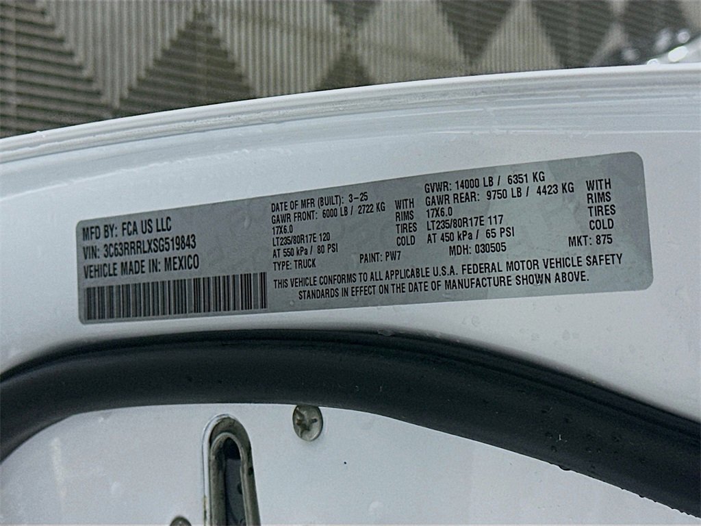 New 2025 RAM 3500 Limited w/ Towing Technology Group image 19