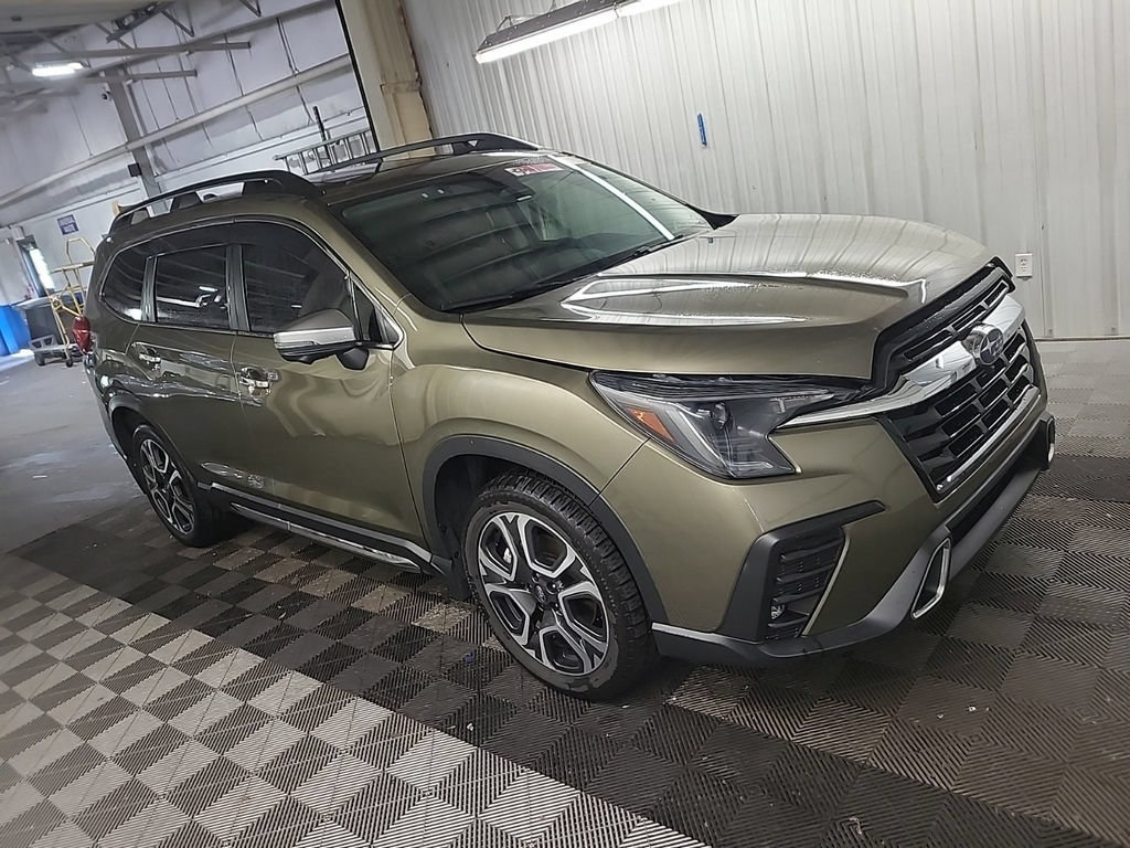 Used 2023 Subaru Ascent Touring AWD/4WD image 3