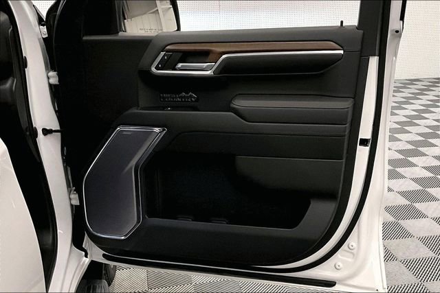 Used 2022 Chevrolet Silverado 1500 High Country w/ High Country Premium Package image 20