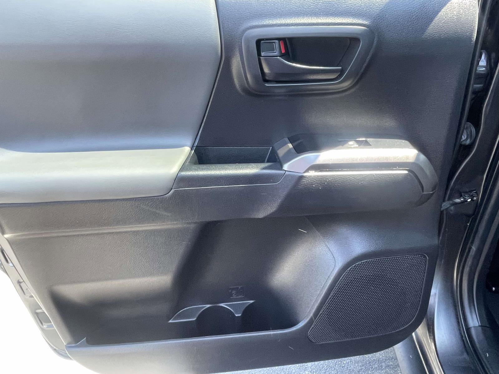 Used 2022 Toyota Tacoma SR5 w/ Technology Package RWD image 12