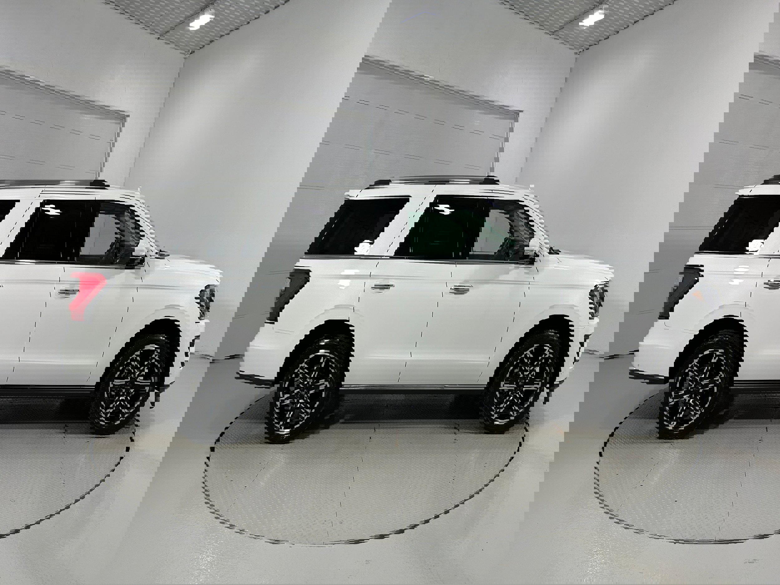 Used 2021 Ford Expedition Limited image 42