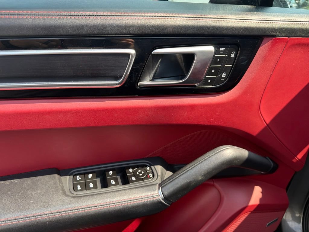 Used 2023 Porsche Cayenne GTS AWD/4WD image 27