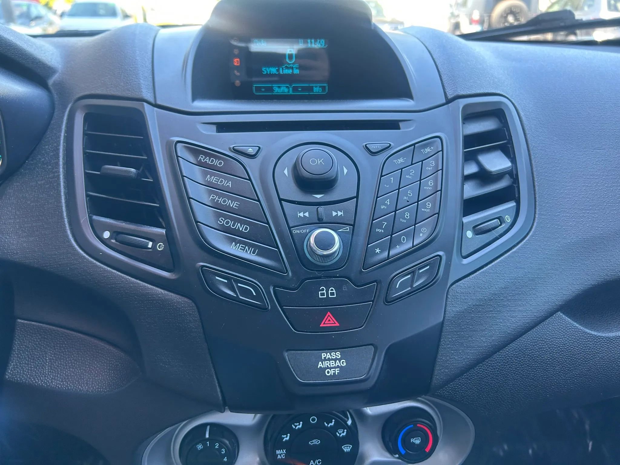Used 2015 Ford Fiesta SE FWD image 9