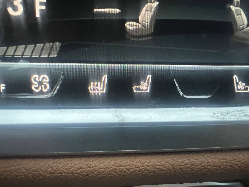 Used 2022 BMW 740i xDrive w/ Luxury Rear Seating Package image 18