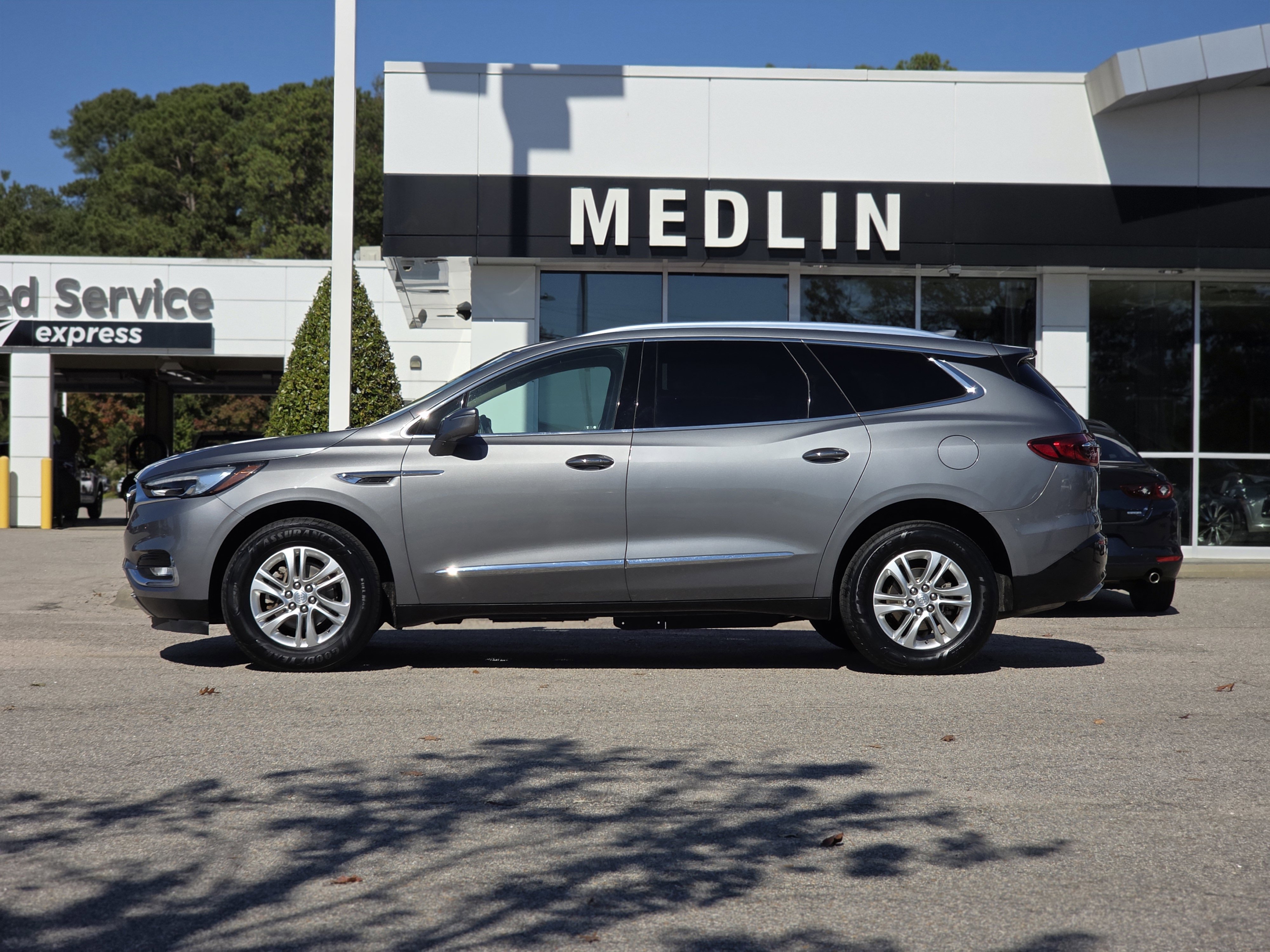 Used 2019 Buick Enclave Essence image 4