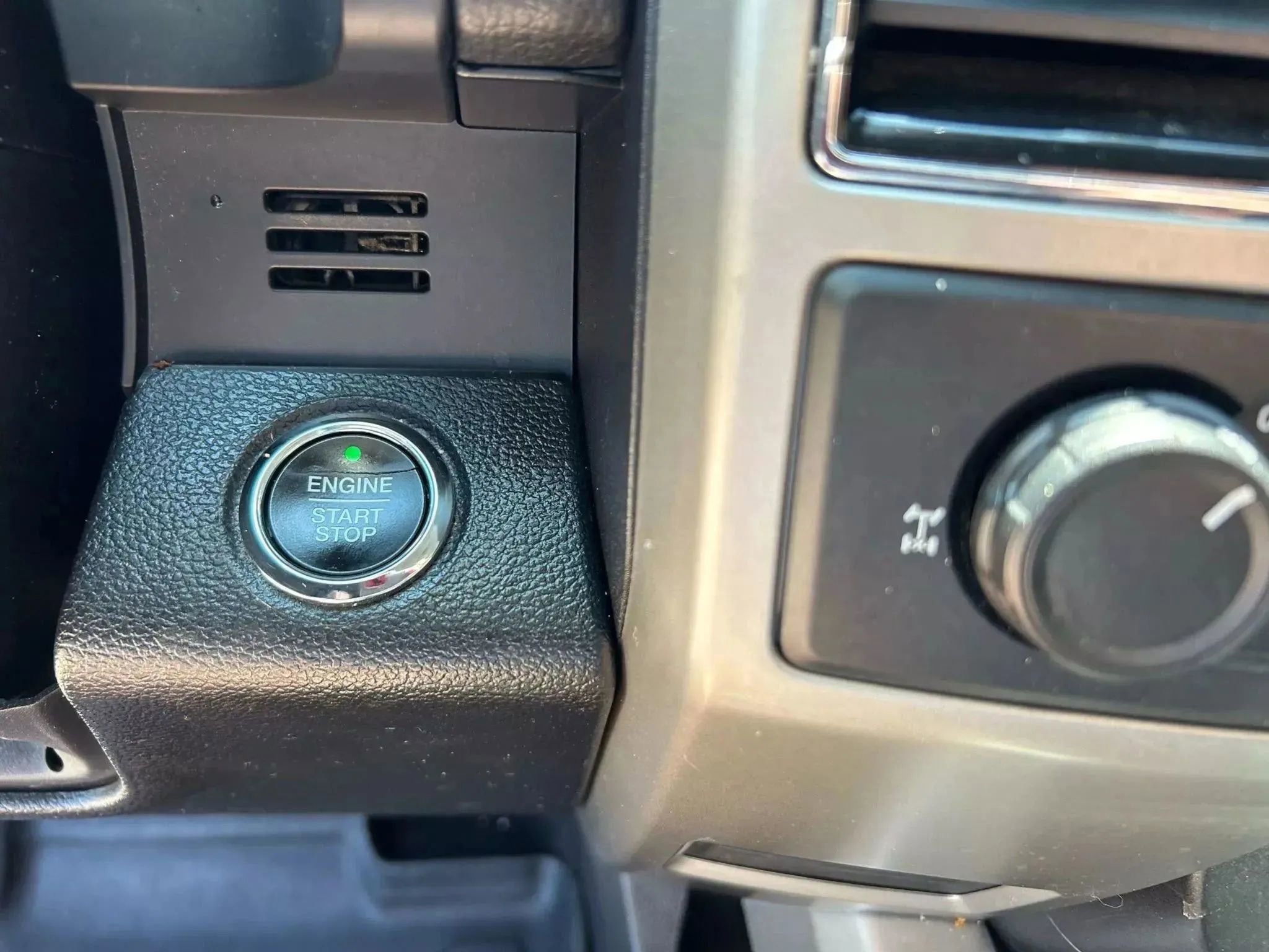 Used 2018 Ford F150 Lariat RWD image 26