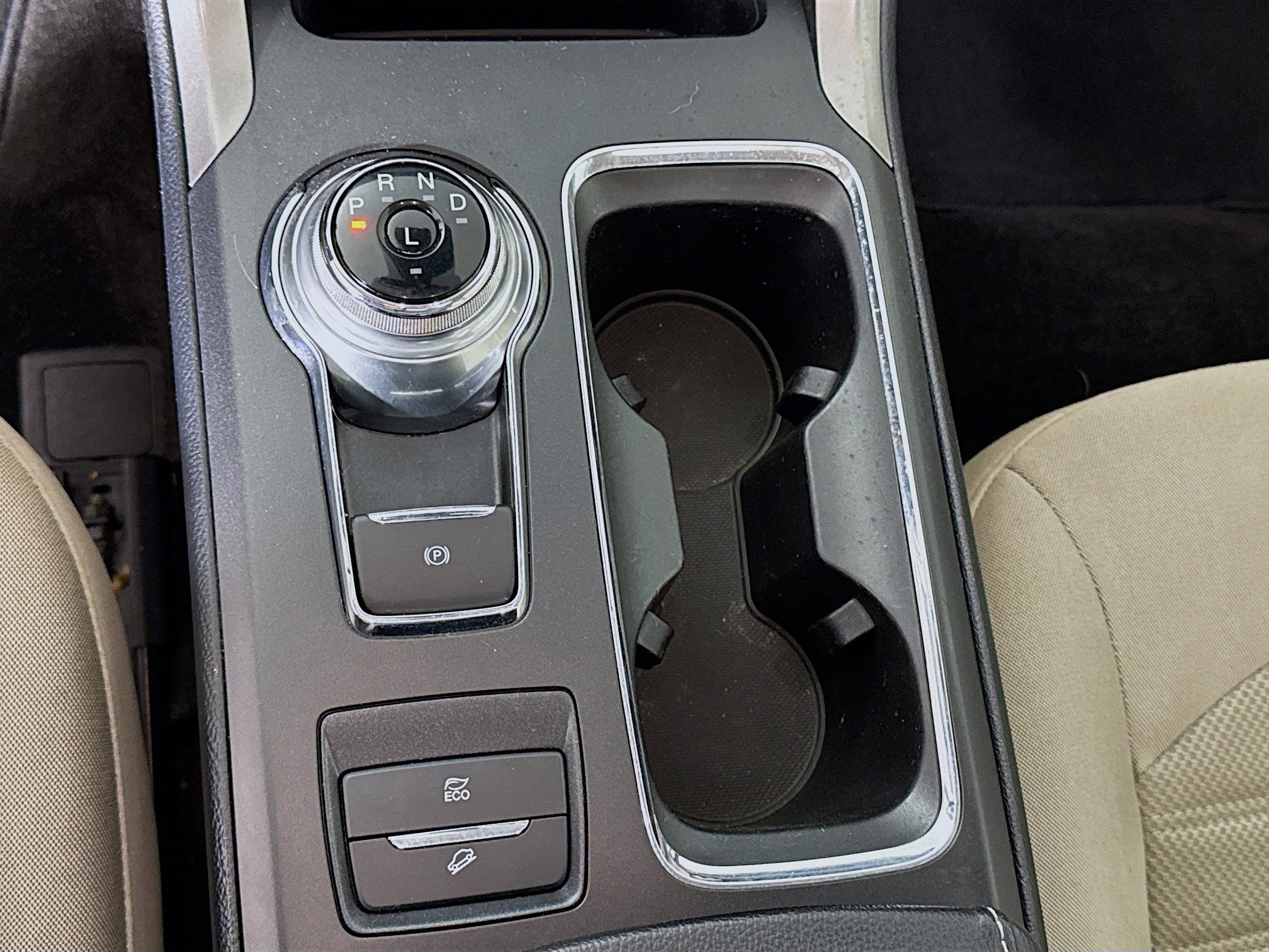 Used 2020 Ford Fusion SE image 19