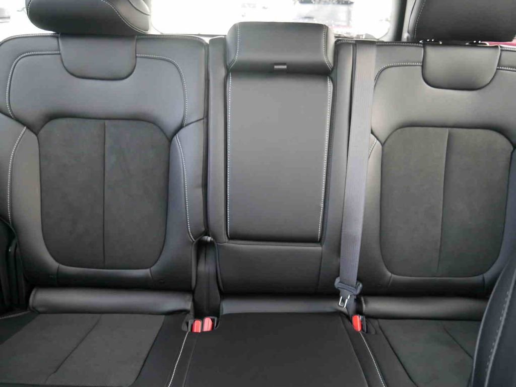 New 2025 Jeep Grand Cherokee Altitude image 36