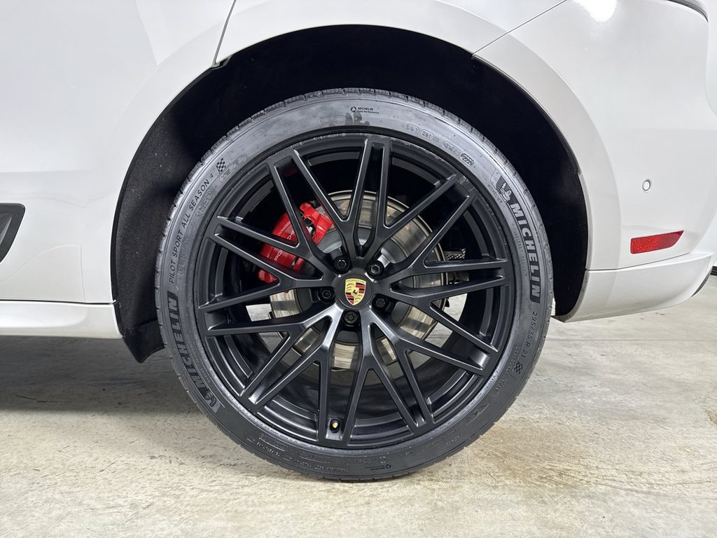 Certified 2024 Porsche Macan GTS AWD/4WD image 14