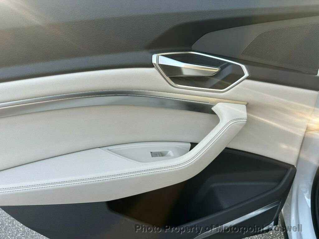 Used 2024 Audi Q8 e-tron Premium Plus AWD/4WD image 23