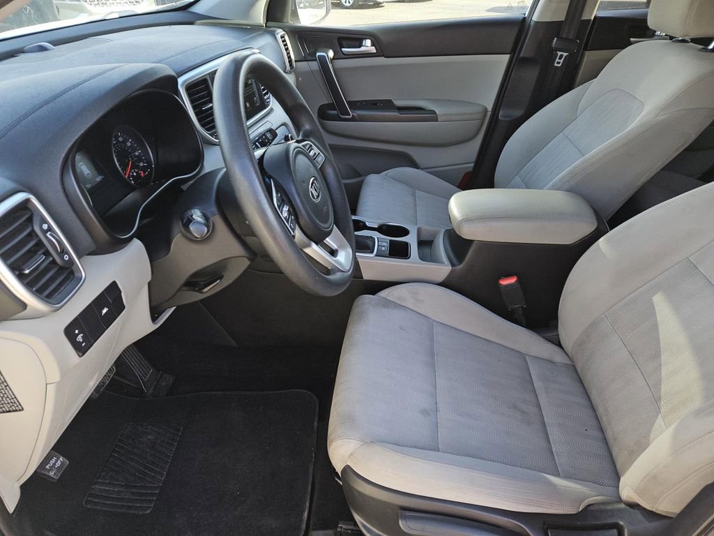 Used 2020 Kia Sportage LX image 23