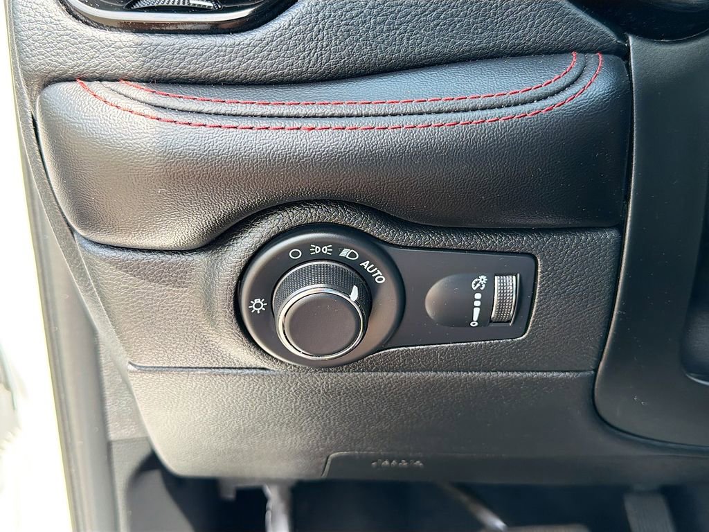 Used 2024 Dodge Durango GT image 17