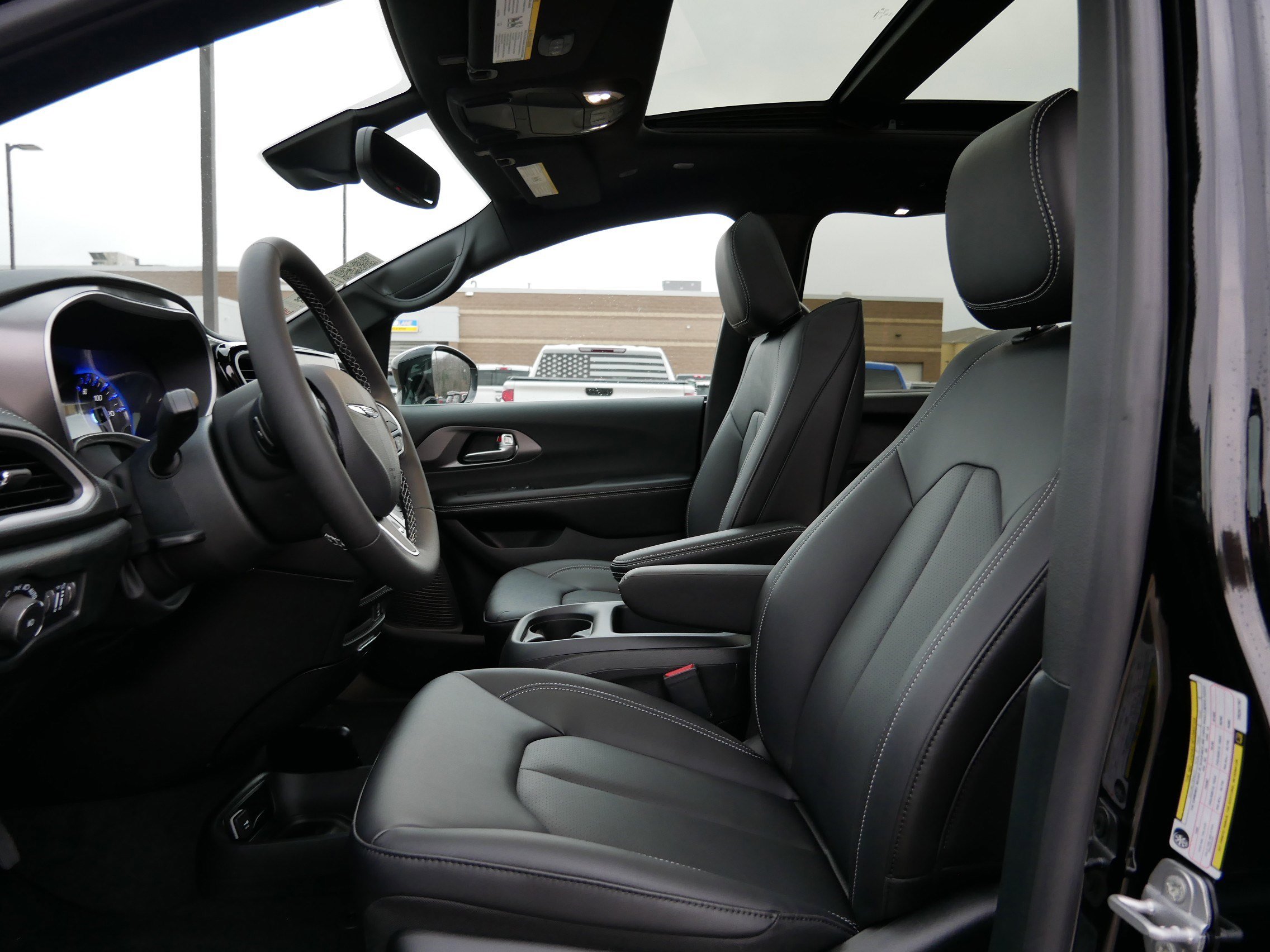 New 2026 Chrysler Pacifica Select image 6