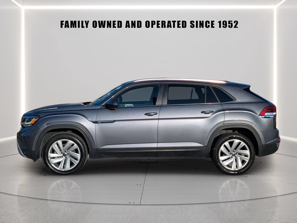 Certified 2023 Volkswagen Atlas Cross Sport SE w/ Panoramic Sunroof Package FWD image 3