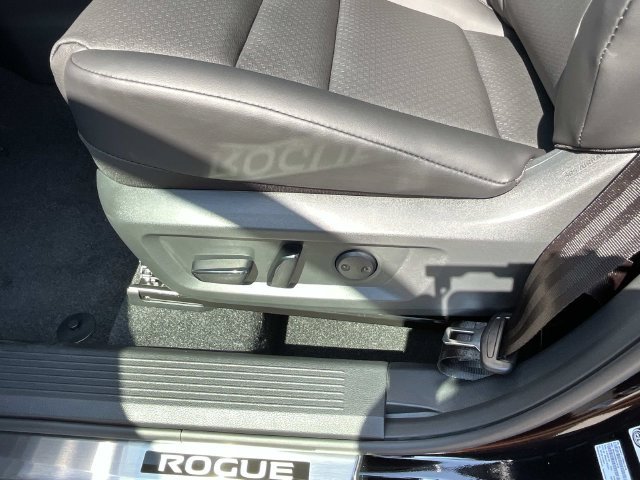 New 2026 Nissan Rogue Dark Armor AWD/4WD image 25