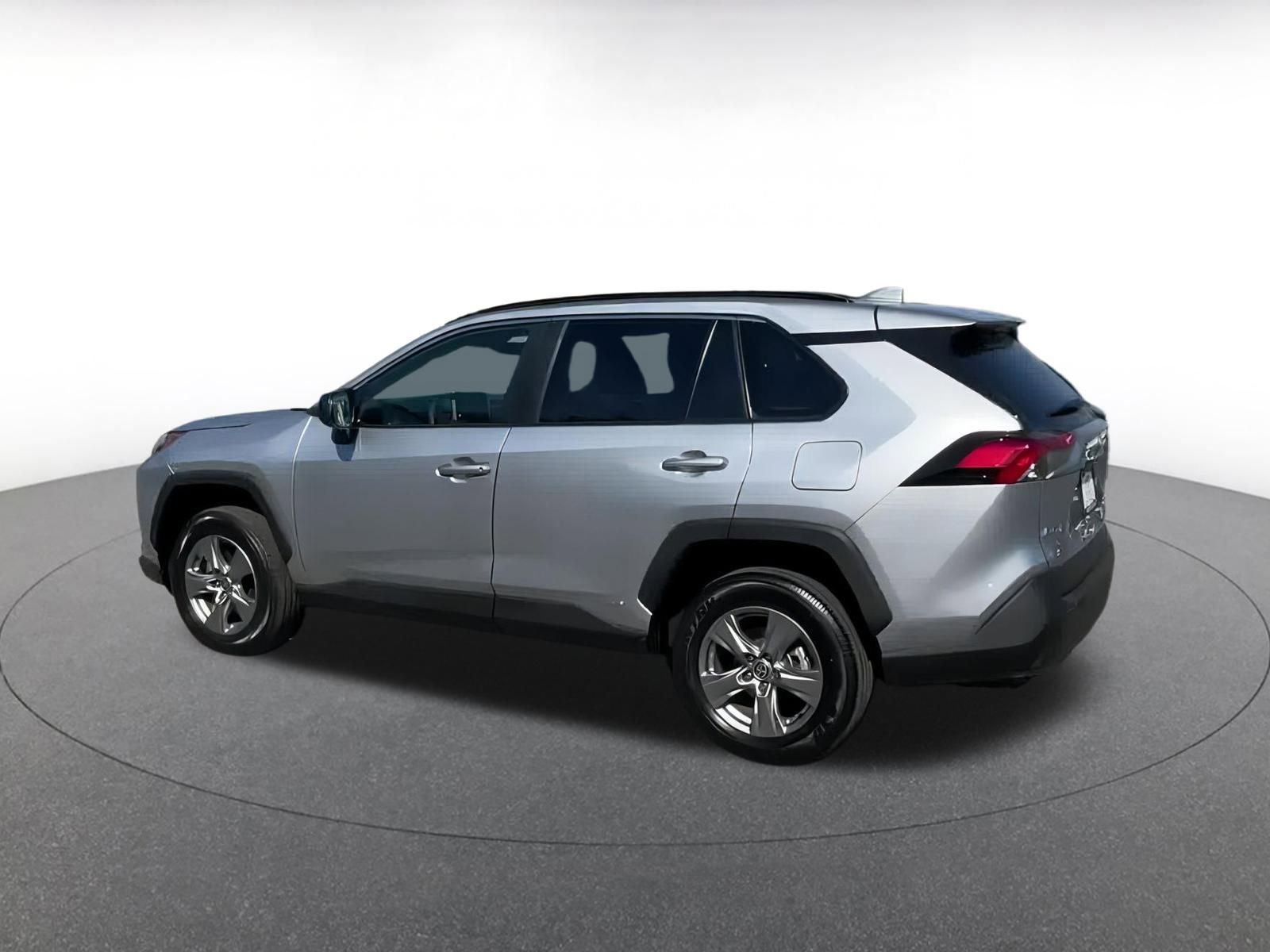 Used 2025 Toyota RAV4 LE image 10