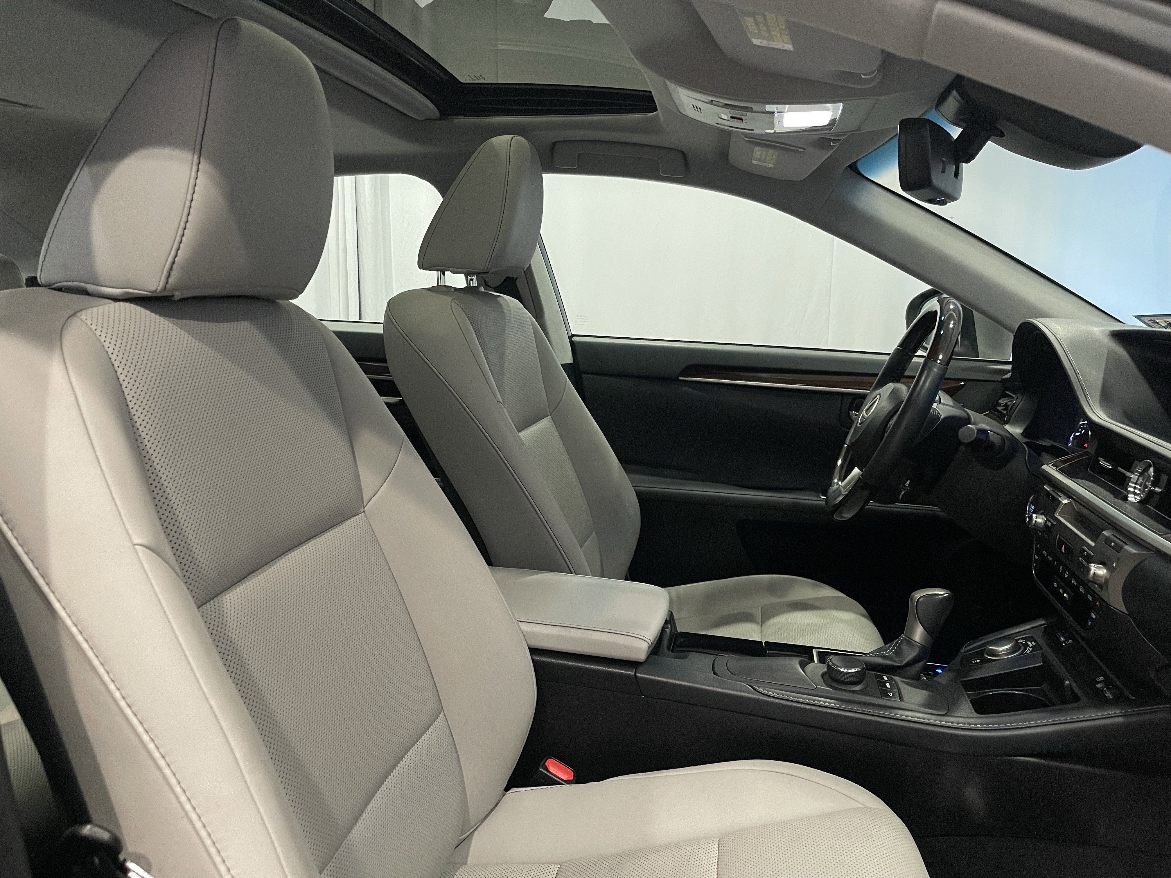 Used 2018 Lexus ES 350 w/ Premier Package FWD image 15