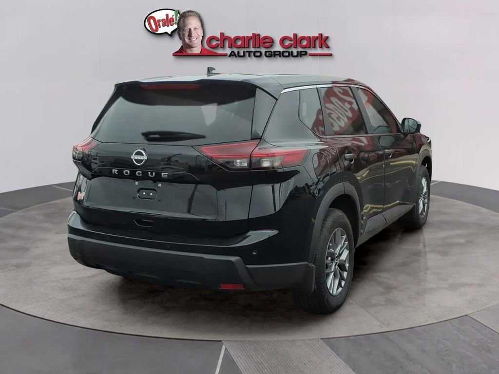 Used 2025 Nissan Rogue S image 5