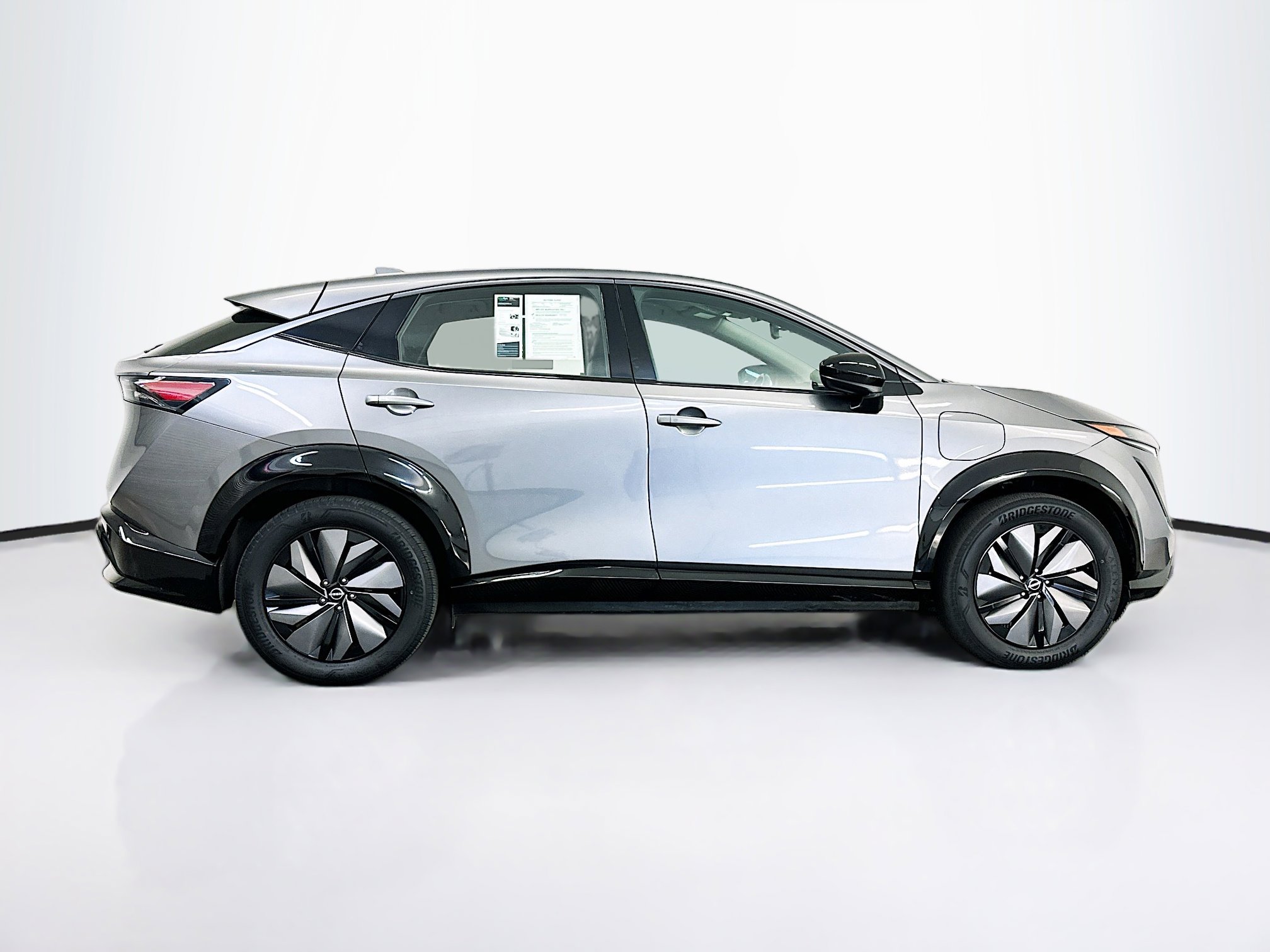 Used 2024 Nissan Ariya AWD image 10