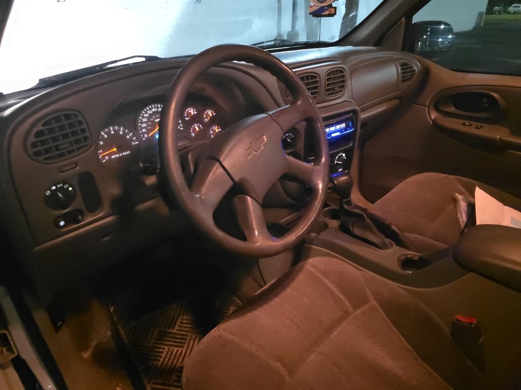 Used 2004 Chevrolet TrailBlazer LS w/ LS Preferred Equipment Group image 6