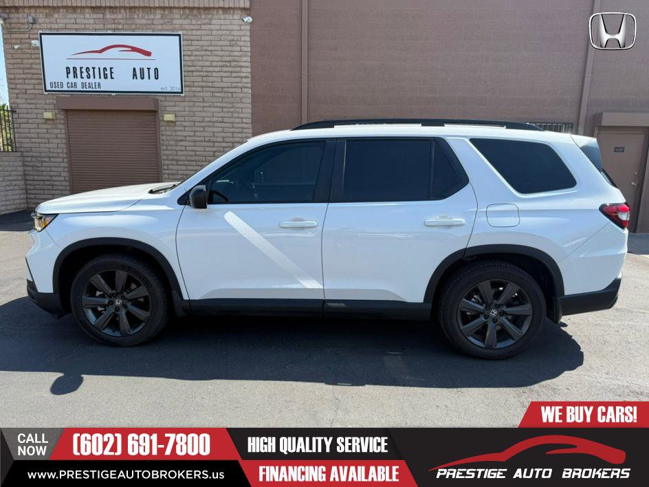 Used 2023 Honda Pilot Sport image 1