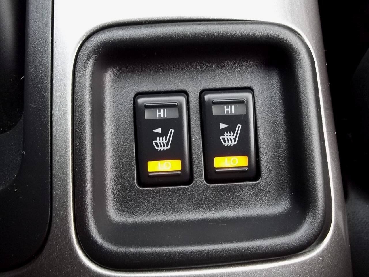 Used 2012 Nissan Juke SL AWD/4WD image 27