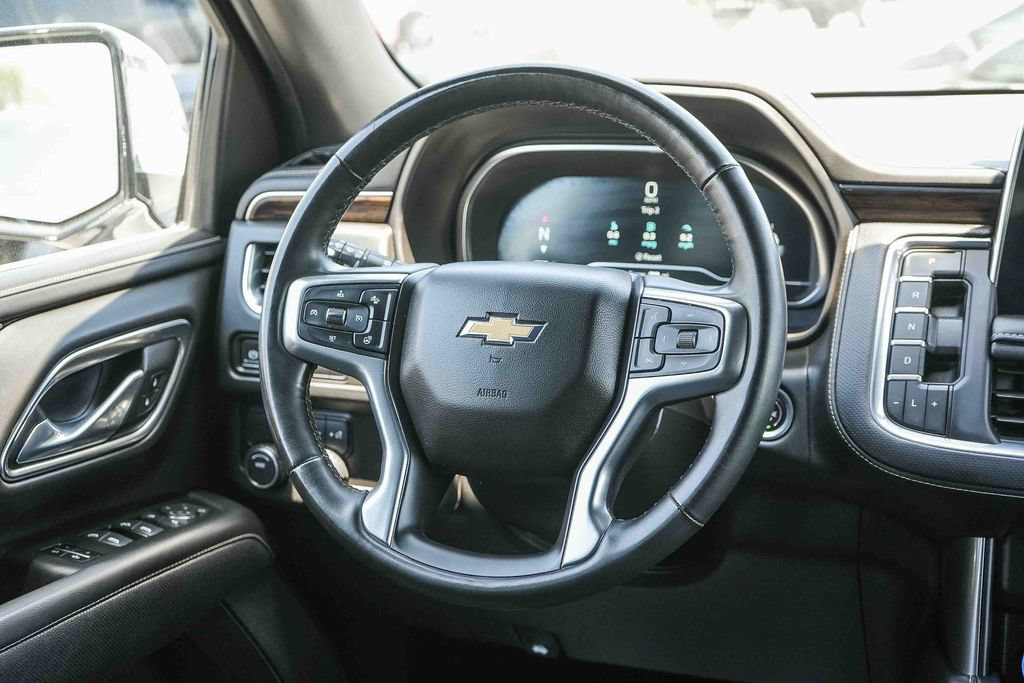 Used 2024 Chevrolet Suburban Premier RWD image 19