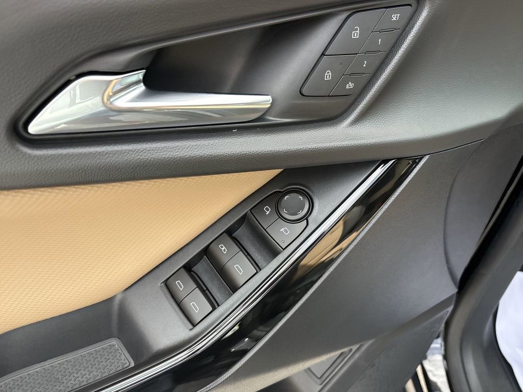 New 2026 Chevrolet Equinox ACTIV w/ Convenience Package III image 24