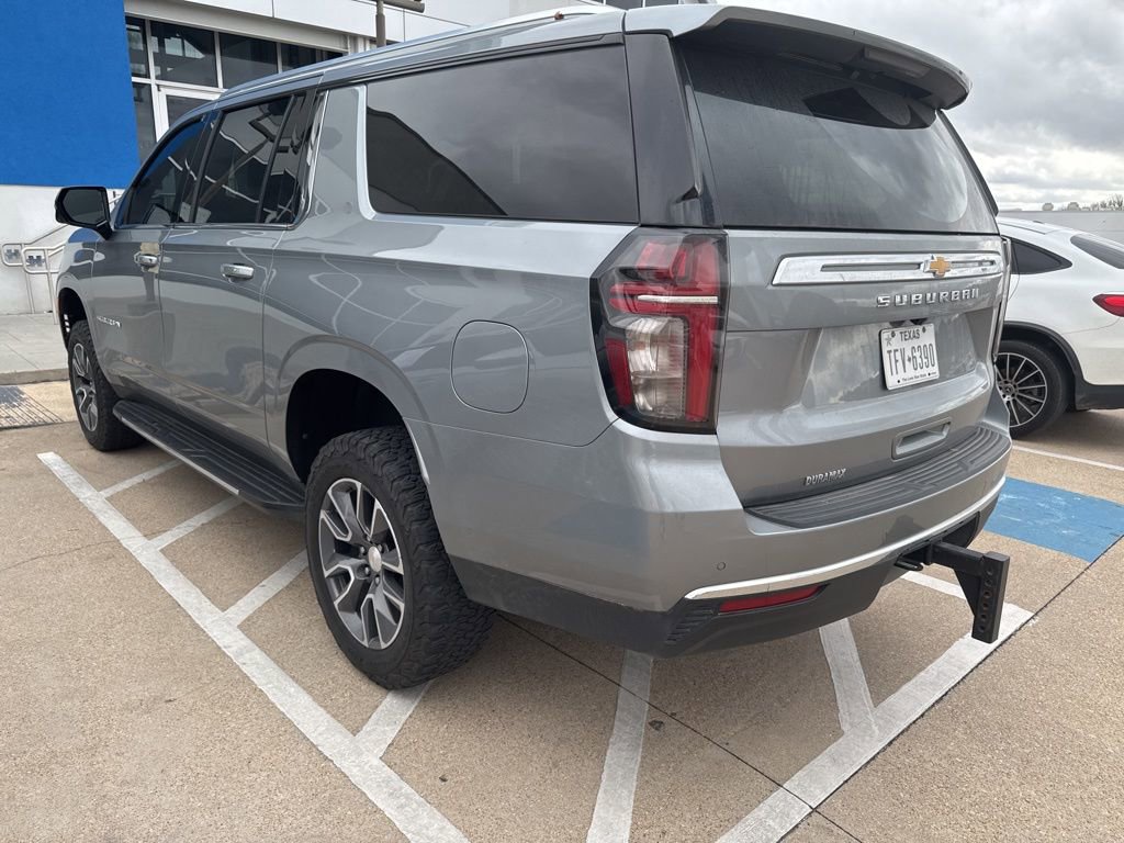 Used 2023 Chevrolet Suburban LT w/ Luxury Package image 4