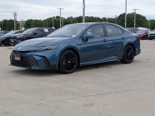 Used 2025 Toyota Camry SE FWD image 9
