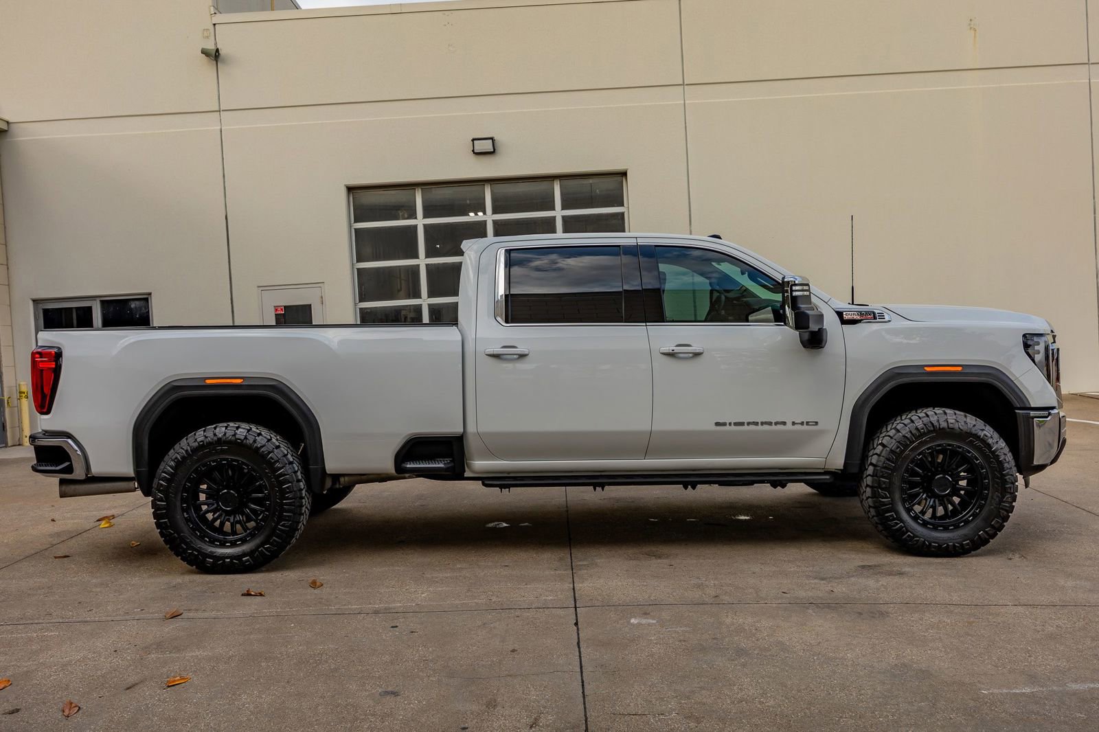 Used 2024 GMC Sierra 3500 SLE AWD/4WD image 11