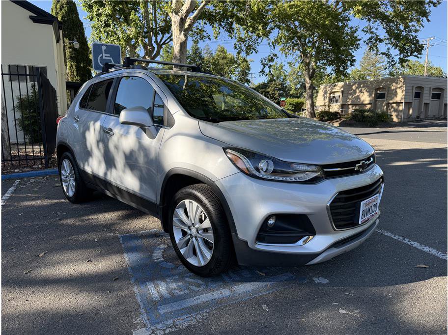 Used 2020 Chevrolet Trax Premier w/ LPO, Protection Package AWD/4WD image 3